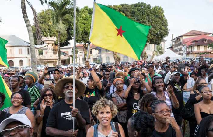 Guyane: l'accord de fin de conflit est signé