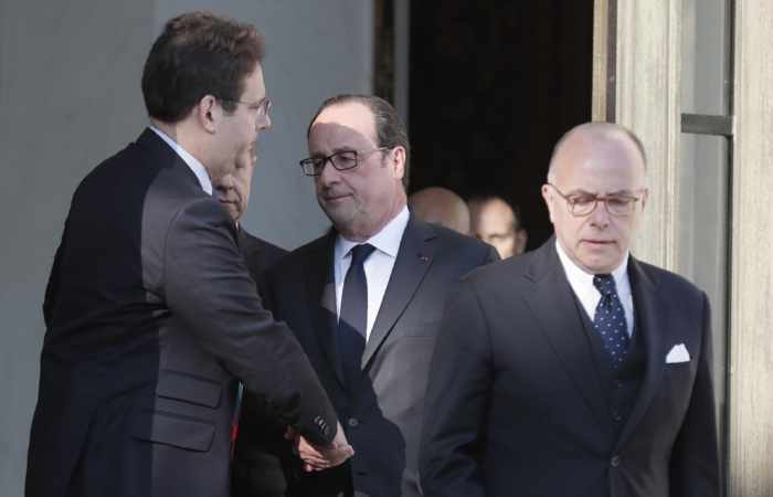 Hollande, Cazeneuve et Fekl au chevet du policier blessé