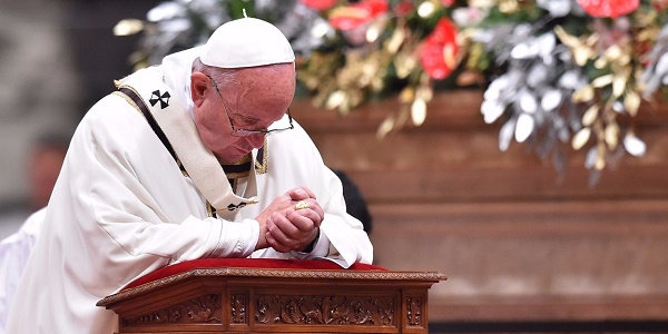 Homosexualité: "qui sommes-nous pour juger ?", répète le pape