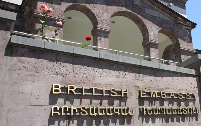 Protest against PACE Azerbaijani-related reports held in front of UK Embassy in Armenia