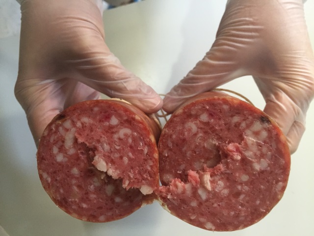 Kolbasa alarkən diqqətli olun- FOTOLAR 