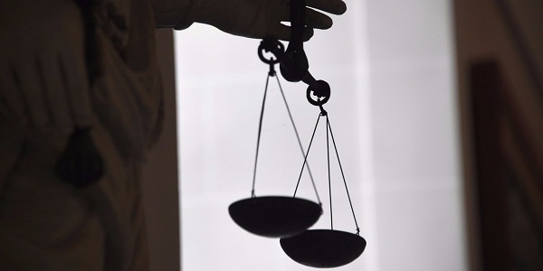 Il avait défenestré son père handicapé : 12 ans de prison