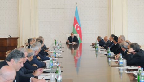 Aliyev chairs meeting of Cabinet of Ministers on results of socio-economic development