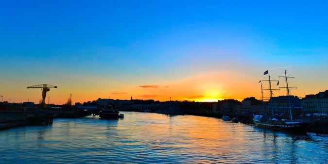 Pourquoi le ciel est-il bleu ?