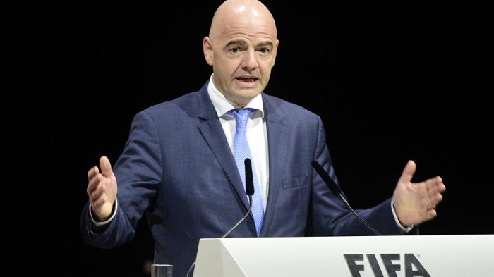 Le président de la FIFA appelle à adopter l’arbitrage vidéo au Mondial 2018