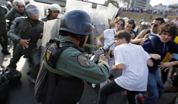 Plus de 300 arrestations au Venezuela après des pillages