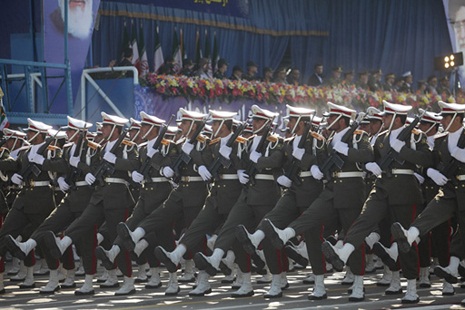 Iran holds parade on Army Day