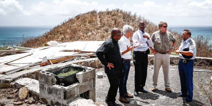Irma : le roi des Pays-Bas en visite sur l'île ravagée de Saint-Martin