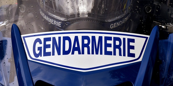Isère : plusieurs personnes agressées à coups de couteau