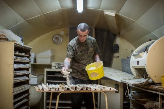 Obdachloser bekommt Bäckerei für einen Euro