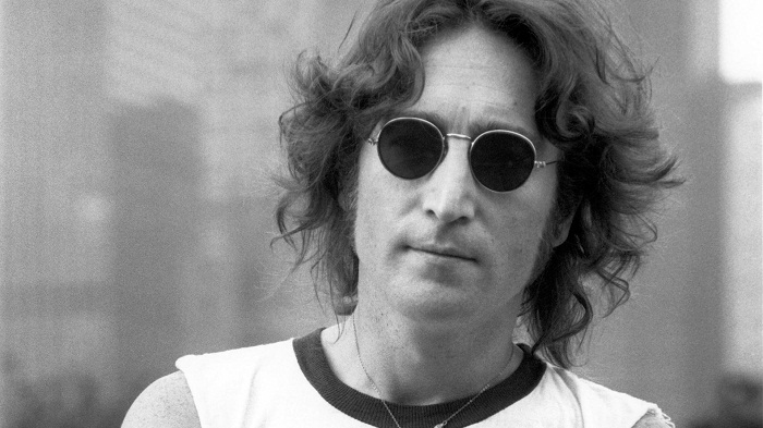 Des lunettes écrasées par John Lennon vendues aux enchères