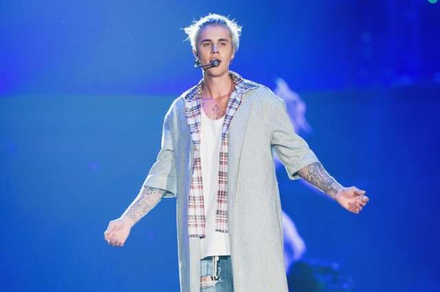 Fans beg Justin Bieber to cancel concert following Manchester terror attack