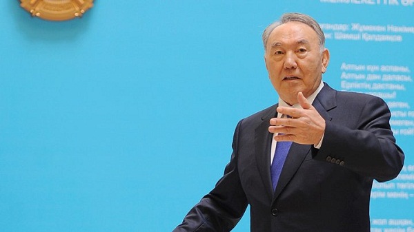 Le Kazakhstan relance sa politique et son économie