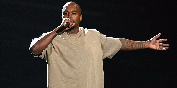 Kanye West hospitalisé en "urgence"