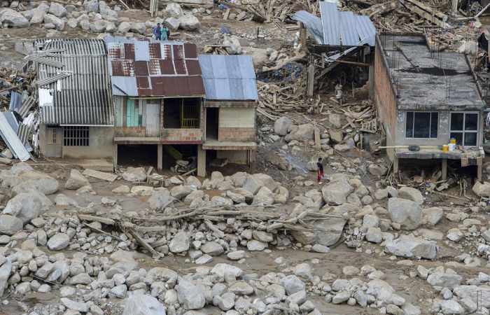 Kirghizstan : 24 morts dans un glissement de terrain