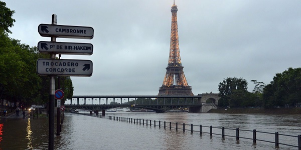 La Seine a atteint 5,58 m à Paris, pic attendu dans l`après-midi