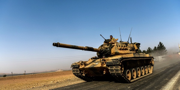 La Turquie envoie de nouveaux chars dans le nord de la Syrie