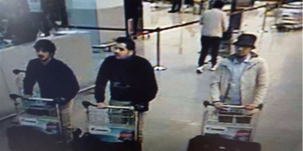 La police belge diffuse une vidéo du troisième suspect des attaques à l`aéroport
