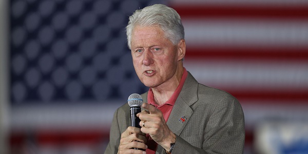 Le FBI surprend en publiant une vieille enquête sur Bill Clinton