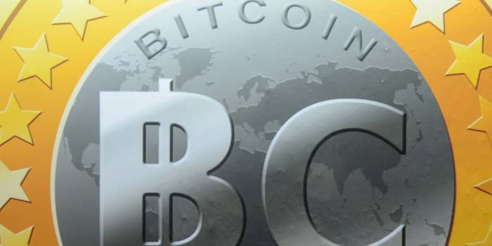 Le bitcoin franchit la barre des 12.000 dollars