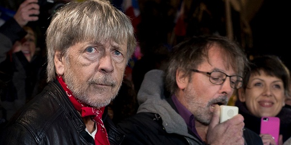 Le chanteur Renaud réécrira pour "Charlie Hebdo"