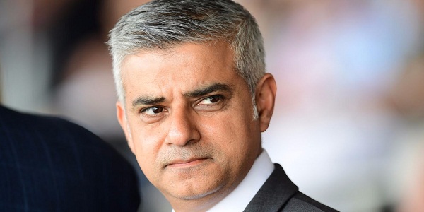 Le maire de Londres critique l`interdiction du port du burkini