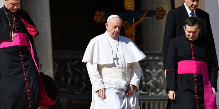 Le pape nomme deux femmes laïques sous-secrétaires à la curie