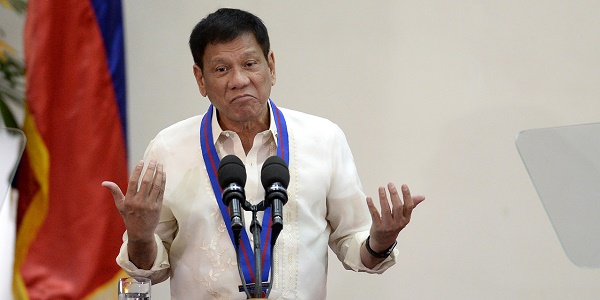 Le président philippin regrette d`avoir traité Obama de "fils de p…"