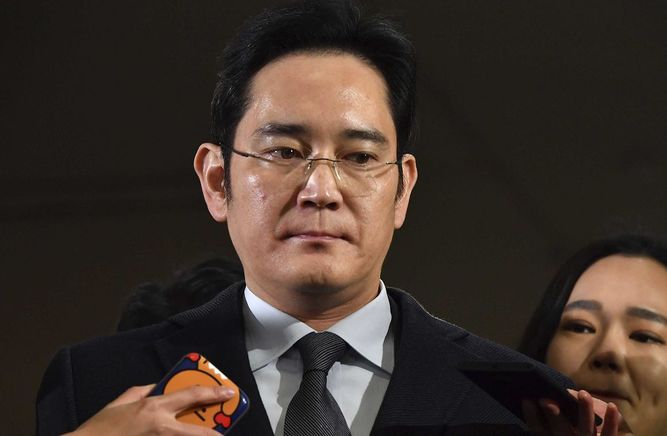 Ordenan el arresto del líder del grupo Samsung