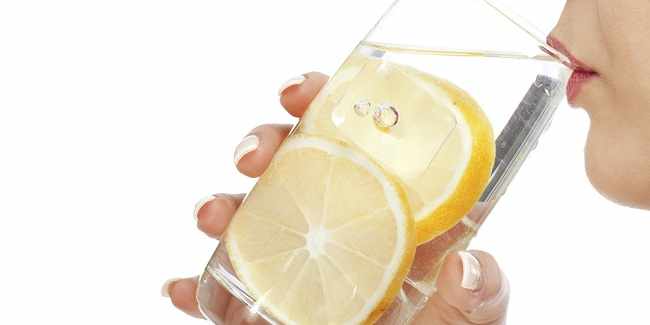 This is what happens to your body when you drink lemon water