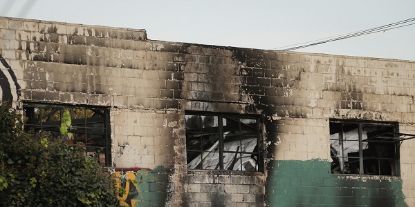Les victimes de l`incendie d`Oakland ont fait leurs adieux par SMS