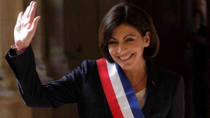 Trump, "seule personne sur la planète qui n'aime pas Paris", ironise Hidalgo
