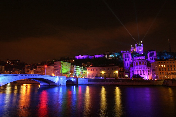 Lyon: la Fête des lumières annulée