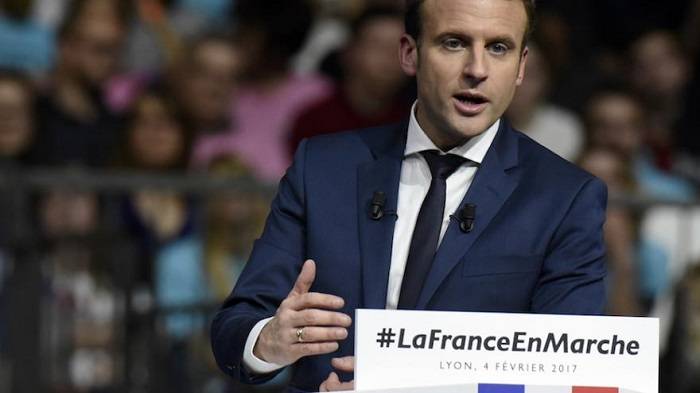 Emmanuel Macron présente ses premiers voeux aux Français