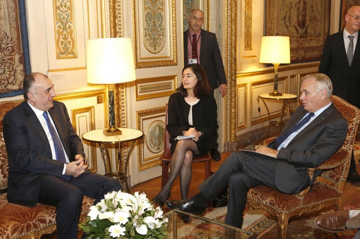 Le MAE azerbaïdjanais rencontre le ministre français des Affaires étrangères et du Développement international