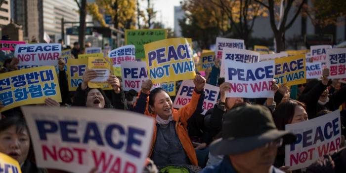 Manifestation anti-Trump et pour la paix à Séoul