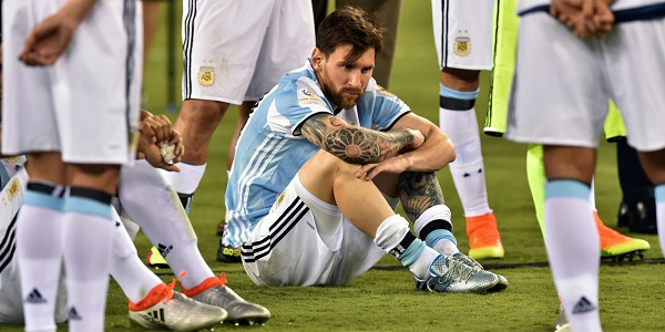 Maradona demande à Messi de "rester dans la sélection" argentine