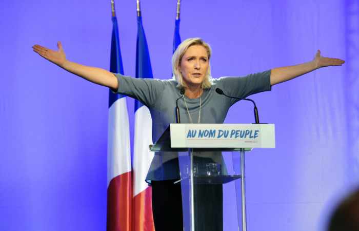 Tentative d'incendie au QG de Marine Le Pen