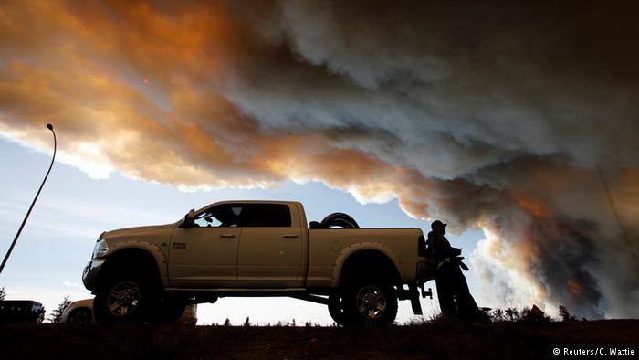 Fort McMurray wildfire continues to spread
