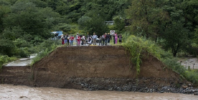 Hurricane Sandra strengthens to Category 4 as it nears Mexico