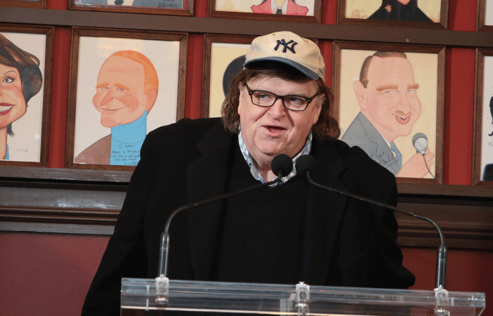 Michael Moore bientôt sur les planches avec un spectacle sur Trump