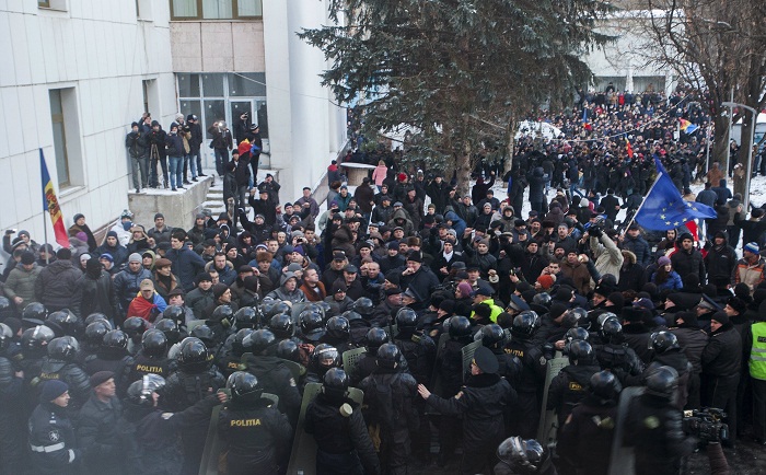 Moldavie: la composition du gouvernement approuvée sur fond de protestations