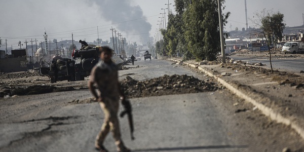 Mossoul : dans l`est et au sud de la ville, les djihadistes résistent