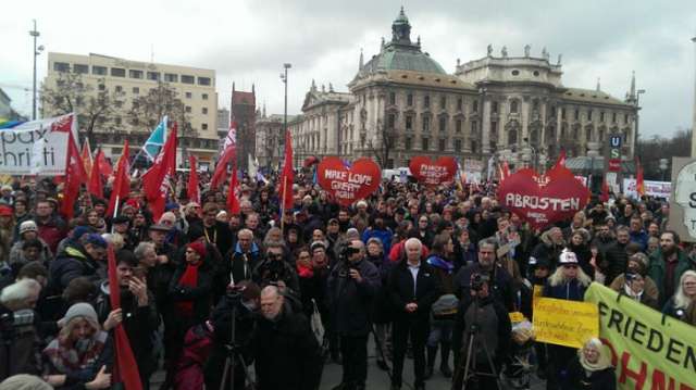 Munich : 1 500 manifestants anti-OTAN protestent, 4 000 policiers déployés - VIDEO