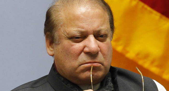 Nawaz Sharif is arrested on return to Pakistan, amid turmoil and bloodshed