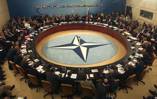 L’OTAN annonce un conseil entre ses ambassadeurs et la Russie à Bruxelles d’ici deux semaines