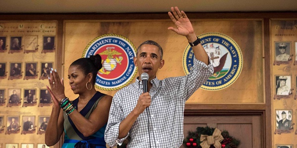 Obama fait sa dernière visite de Noël aux militaires à Hawaï