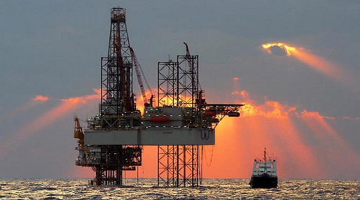 Azeri Light oil price falls on world markets