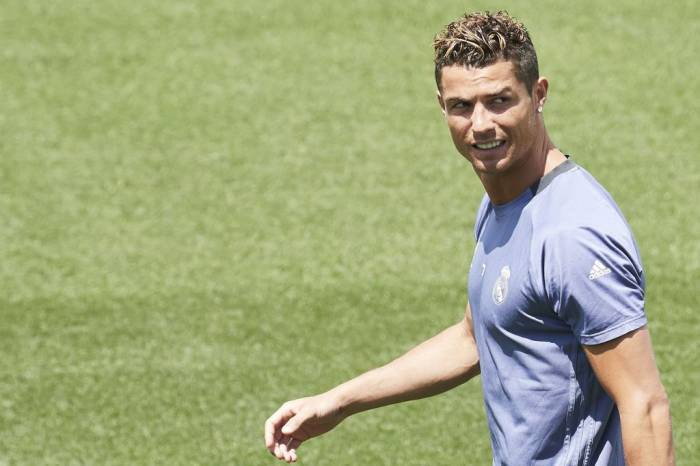 Cristiano Ronaldo le confirme : sa compagne est bien enceinte