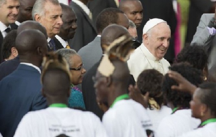 Au Kenya, le Pape dénonce les violences commises au nom de Dieu